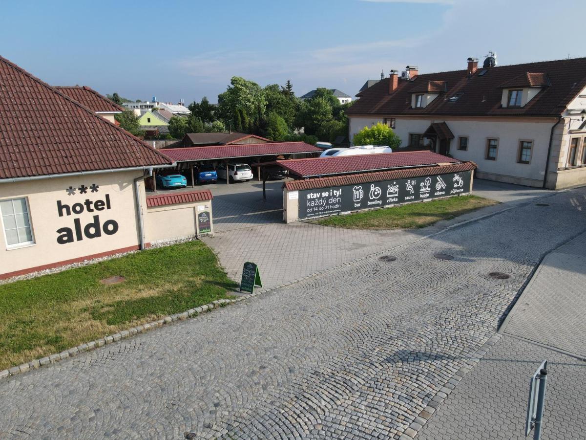 Hotel Aldo Unicov Exterior photo